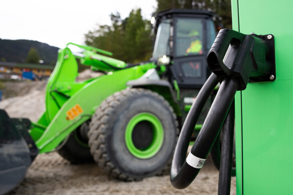 Elektrisk byggarbetsplats – det här måste du veta innan du hyr eldrivna maskiner